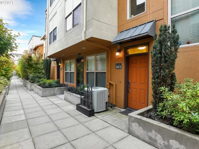 MLS: 21187359 Condo For Sale