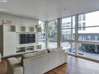 Photo #4: 21187424 Listing