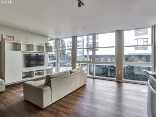 Photo #6: 21187424 Listing