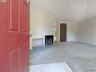 Photo #3: 21187763 Listing