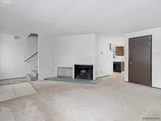 Photo #6: 21187763 Listing