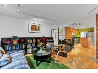 Photo #2: 21187880 Listing