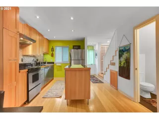 Photo #4: 21187880 Listing