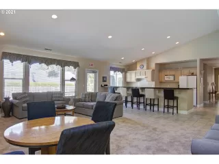 Photo #4: 21188300 Listing