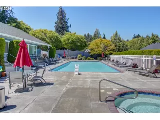 Photo #6: 21188300 Listing