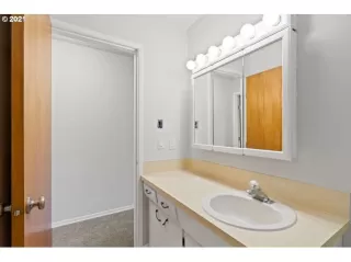 Photo #3: 21189454 Listing