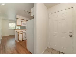 Photo #2: 21189833 Listing