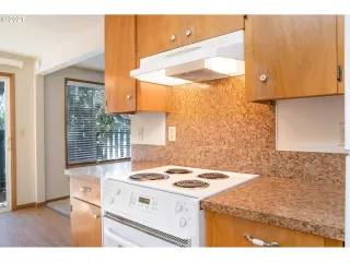 Photo #3: 21190200 Listing 