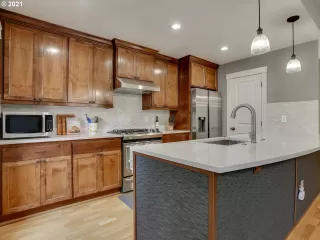 Photo #5: 21190410 Listing 