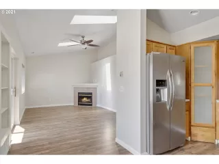 Photo #2: 21190459 Listing