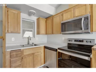 Photo #3: 21190459 Listing