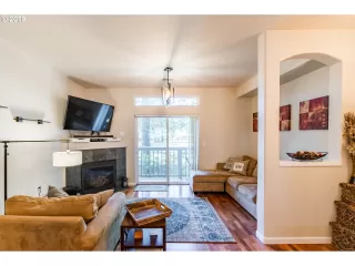 Photo #3: 21190912 Listing