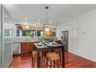 Photo #3: 21191168 Listing 