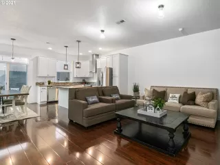 Photo #6: 21191208 Listing