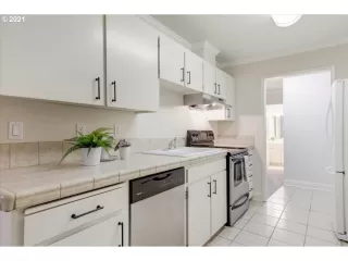 Photo #6: 21191831 Listing 