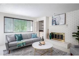 Photo #5: 21193214 Listing