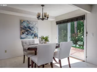 Photo #6: 21193214 Listing