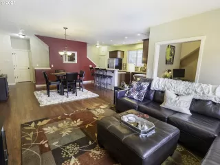 Photo #6: 21193533 Listing