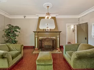 Photo #2: 21193642 Listing