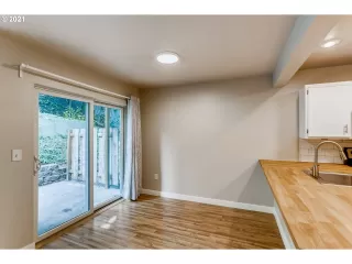 Photo #4: 21195020 Listing