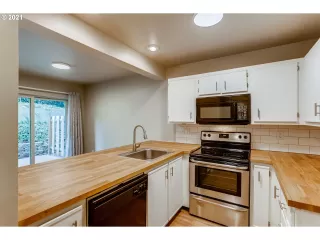 Photo #5: 21195020 Listing