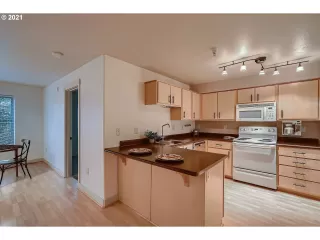 Photo #2: 21197612 Listing