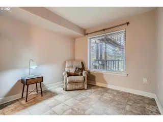 Photo #5: 21197612 Listing