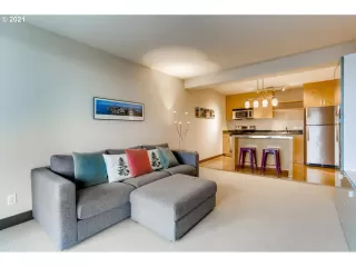 Photo #4: 21197666 Listing