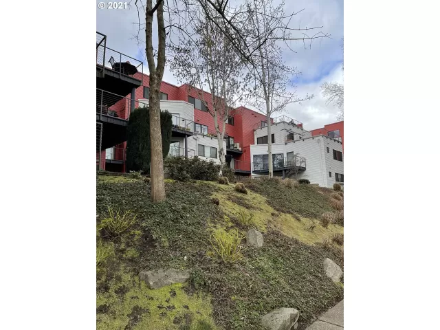 MLS: 21197694 Condo For Sale