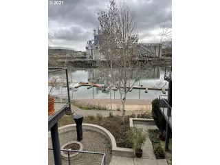 Photo #6: 21197694 Listing