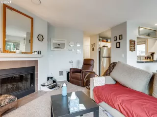 Photo #4: 21197912 Listing