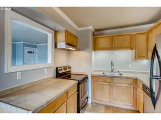 Photo #4: 21198663 Listing