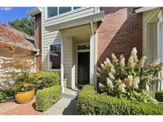 Photo #4: 21199682 Listing