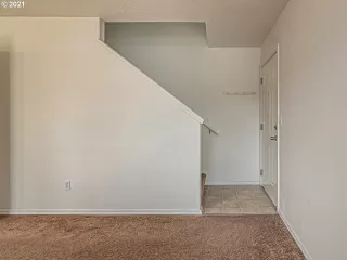 Photo #2: 21200068 Listing