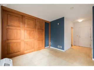 Photo #5: 21200280 Listing