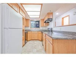 Photo #3: 21200443 Listing