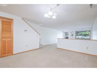 Photo #6: 21200443 Listing