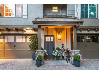 Photo #4: 21201300 Listing