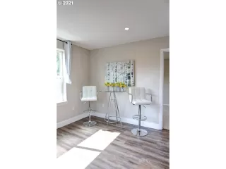 Photo #6: 21201320 Listing