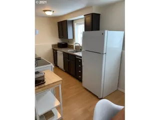 Photo #3: 21201508 Listing