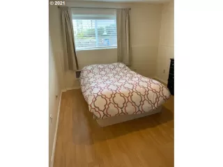 Photo #5: 21201508 Listing