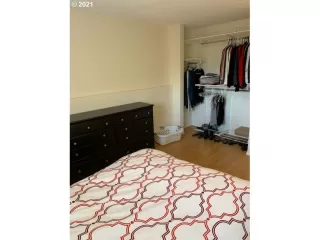 Photo #6: 21201508 Listing