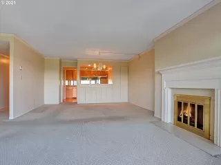 Photo #6: 21201667 Listing