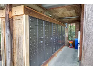 Photo #6: 21202056 Listing