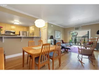 Photo #2: 21202564 Listing