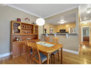 Photo #4: 21202564 Listing