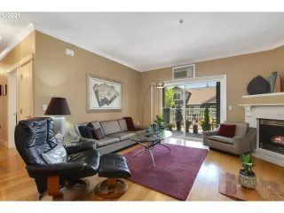 Photo #6: 21202564 Listing