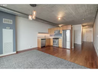 Photo #4: 21203203 Listing