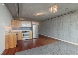 Photo #6: 21203203 Listing