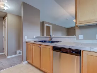 Photo #4: 21203443 Listing